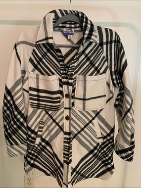 Plaid Button-Down Shacket in Black & White